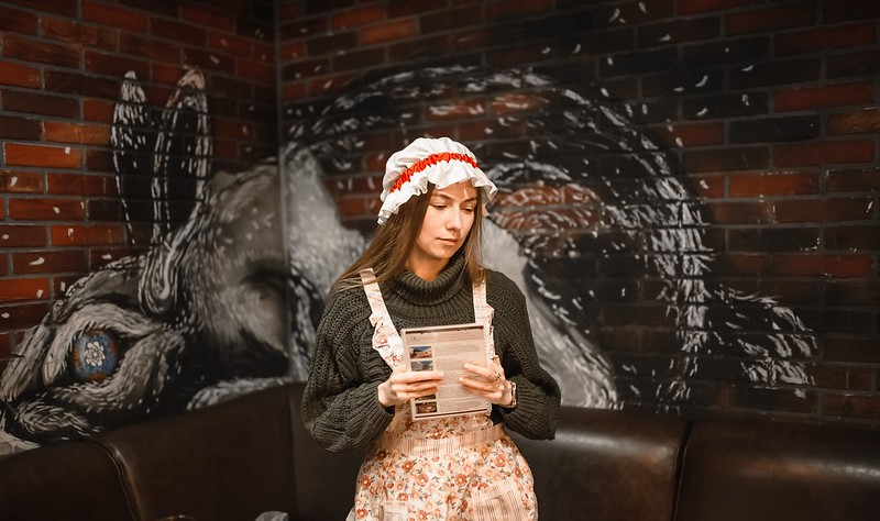 Выездные квесты на Международный женский день: организаторы проводят игру в школе Кривому Розі